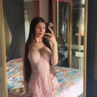 8 Valeria photo